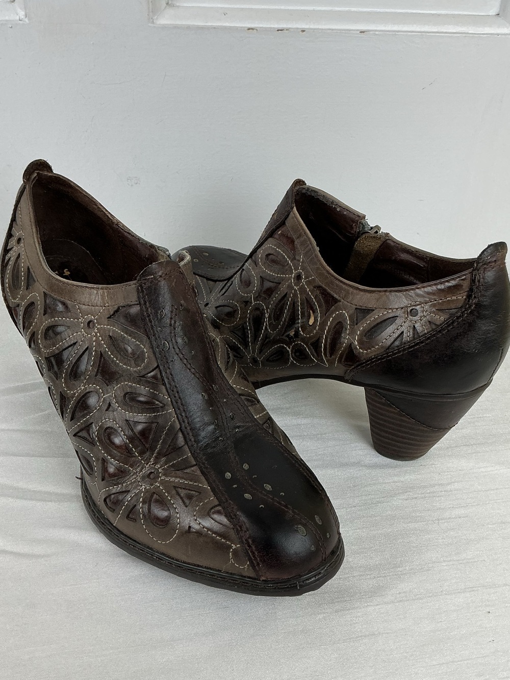 LArtiste Arabella Ankle Boot Women's 9 Leather Boho Spring Step Floral 40 EU